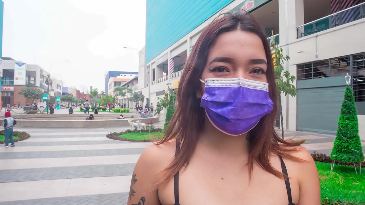 VENEZUELAN IMMIGRANT recently arrived in Peru is blackmailed by a taxi driver